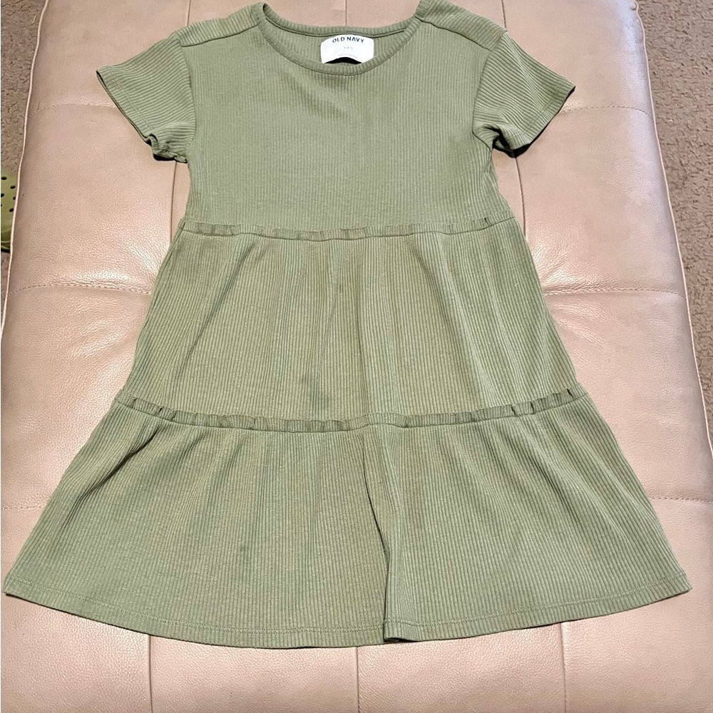 Old navy girls Small tiered olive dress